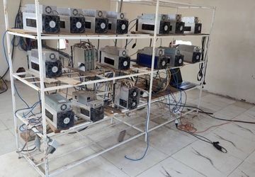 کشف و ضبط ۶۴ دستگاه ماینر غیرمجاز رمز ارز در تهران و اردبیل