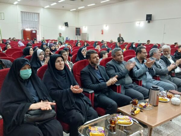 جشن تجلیل از دانش‌آموزان خبرنگاران فعال پانا و دانش‌آموزان رتبه‌های برتر شاهد  