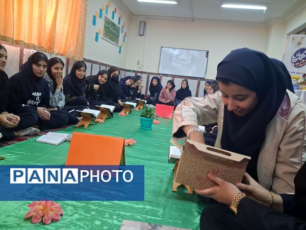 نگاهی به محفل انس با قرآن مدرسه شهید مدرس ناحیه۳ تبریز