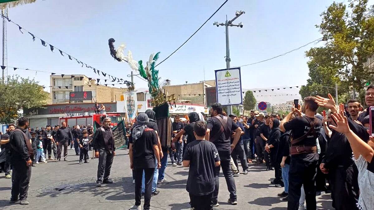  مراسم باشکوه ظهر عاشورا در امامزاده حسن کرج