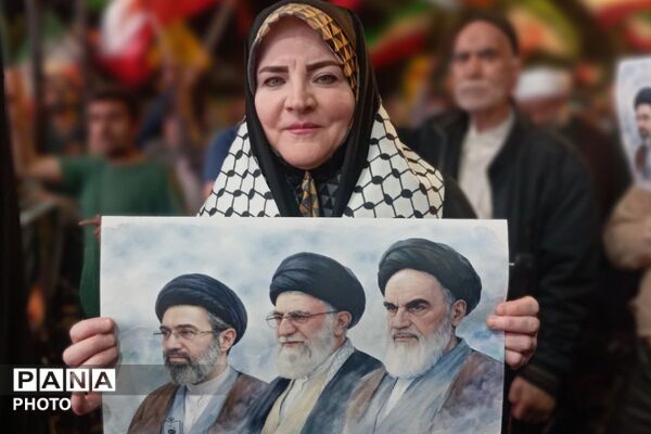 شور و حماسه  مردمی در شهرستان قرچک در شب صد و سوم