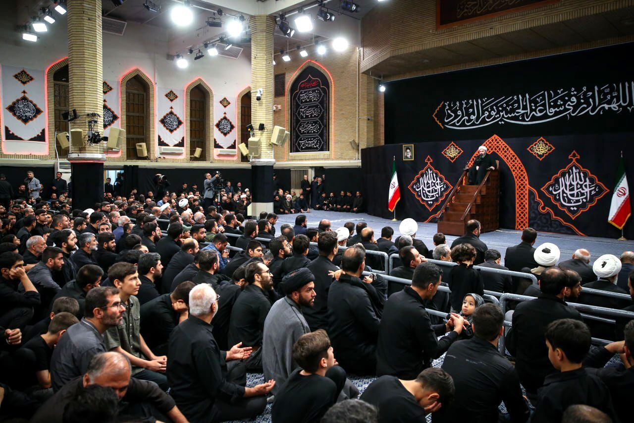 مراسم عزاداری حضرت اباعبدالله الحسین(ع) در حسینیه امام خمینی(ره) برگزار شد