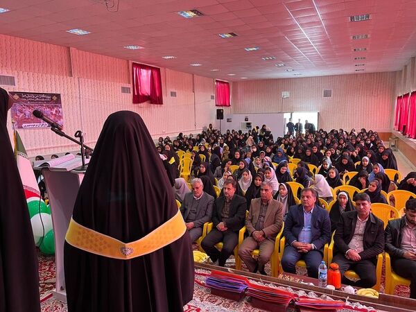 تجلیل ازبرگزیدگان مسابقات شهرستان خلیل آباد