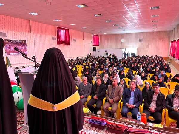 تجلیل ازبرگزیدگان مسابقات شهرستان خلیل آباد