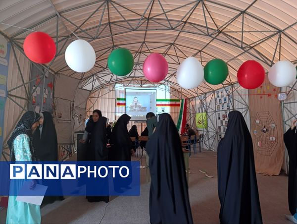 رویداد «مدرسه‌ انقلاب» در دبیرستان شاهد شهید مصلحی میناب