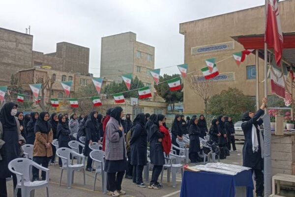  جشن ۲۲ بهمن در دبیرستان حضرت زینب(س) شهرری