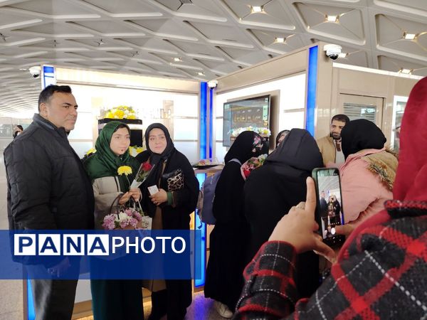 بازگشت کاروان‌های دانش‌آموزی حج عمره از ۶ استان کشور از ایستگا ه پروازی مشهد