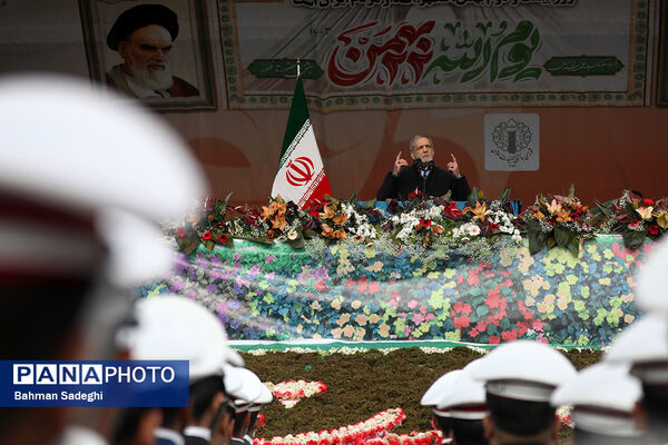 سخنرانی رئیس جمهوری در راهپیمایی ۲۲ بهمن ۱۴۰۳
