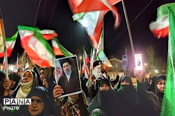 میدان با شما و خیابان با ما