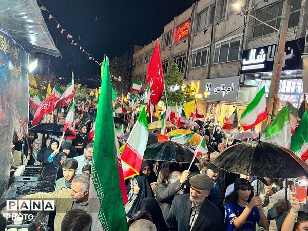 حضور مردم کرج در  شصت و چهارمین شب از تجمعات مردمی