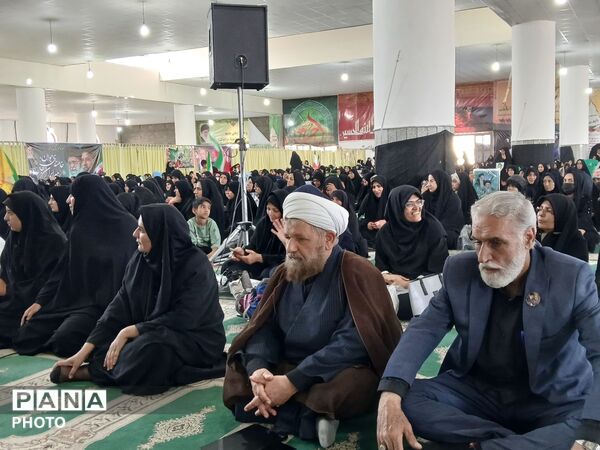 بیعت بانوان جیرفت‌زمین با رهبر انقلاب اسلامی
