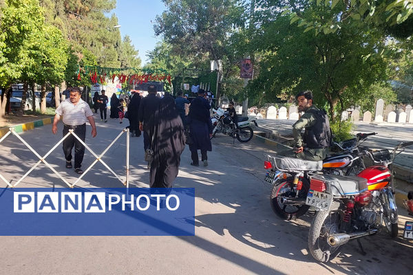 برگزاری یادواره شهدای گمنام در دارالرحمه شیراز