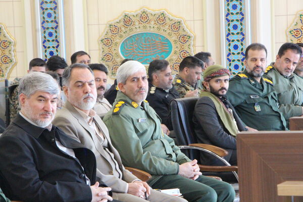 مراسم نمادین استقبال از امام خمینی (ره) در فرودگاه یزد 