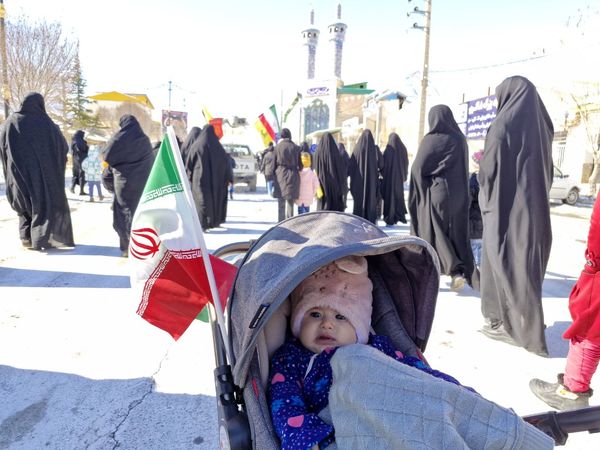 حماسه حضور گرم مردم بلده در سرمای زمستان 
