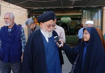 نوجوانان در حلقه‌های صالحین فعالیت کنند