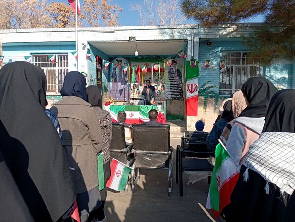 طنین زنگ استکبارستیزی در دبیرستان دخترانه تکتم باخرز