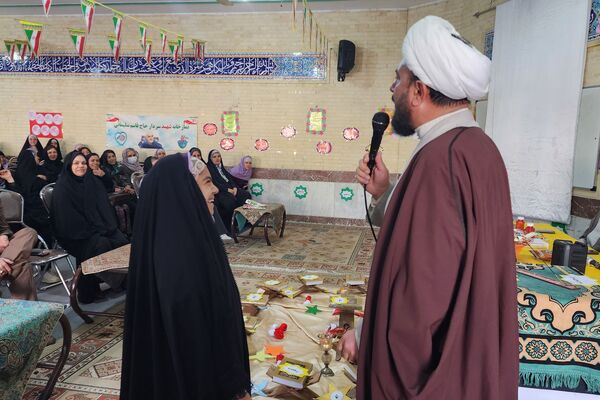 اجلاسیه نماز در دبستان شاهد محمدرضا کشاورز  ناحیه ۳شیراز 