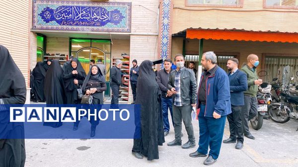 شکوه حضور فرهنگیان مناطق تهران در تشییع شهید گمنام