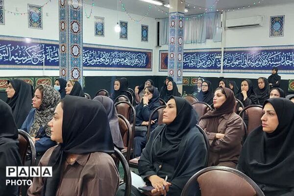 گرامیداشت هفته پیوند اولیا و مربیان در ناحیه دو شهرری 