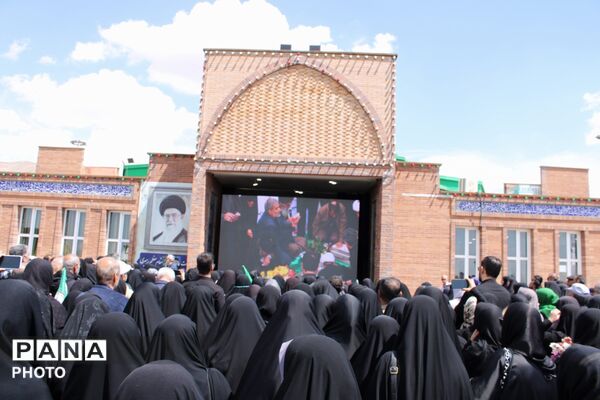 تشییع پیکر خانوداه شهید دکتر حسین طاهری در پردیس