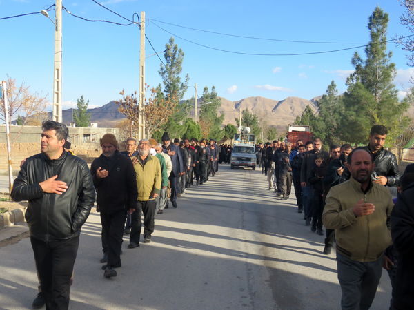 اجتماع و دسته روی عزاداران علوی در شهر درق برگزار شد