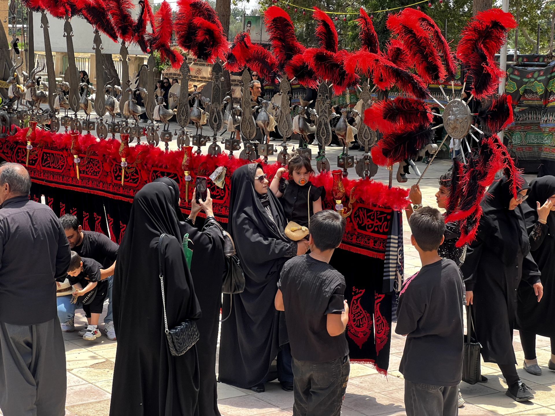 مراسم ظهر تاسوعا در شهرک ینگی امام  ساوجبلاغ