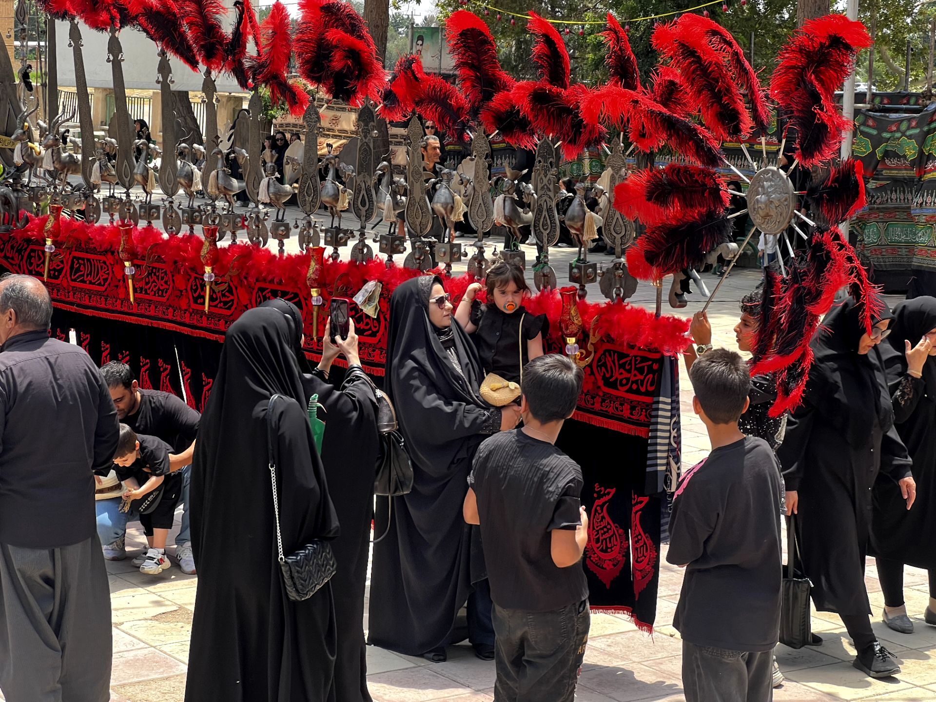 مراسم ظهر تاسوعا در شهرک ینگی امام  ساوجبلاغ