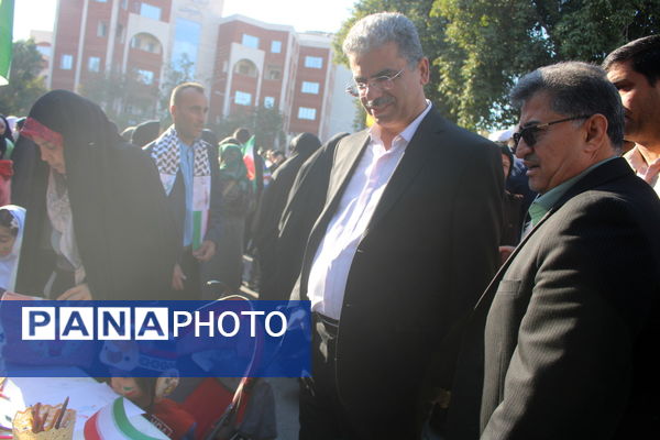 شکوه حضور مردم بوشهر در راهپیمایی ۲۲ بهمن