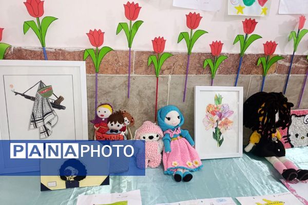 نمایشگاه آثار هنری دانش‌آموزان در دبستان نرجس بهارستان‌دو