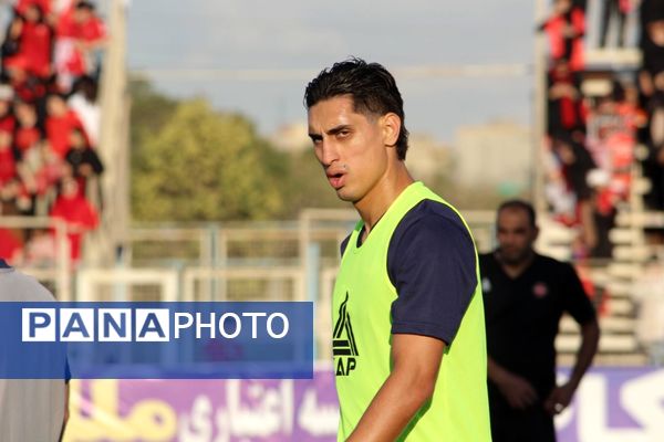 برد شیرین تراکتور در خانه مقابل آلمینیوم اراک