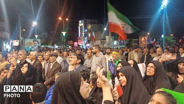کوهدشت  یک صدا،اجتماع مردمی برای دفاع از وطن  وبیعت بارهبر جدید