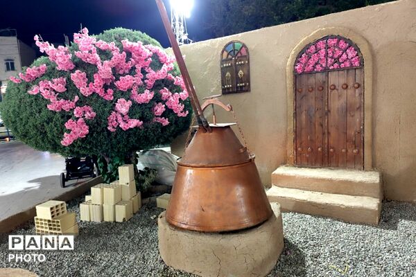 جشنواره گلاب‌گیری و صنایع‌دستی؛ پیوند عطر سنت و هنر ایرانی
