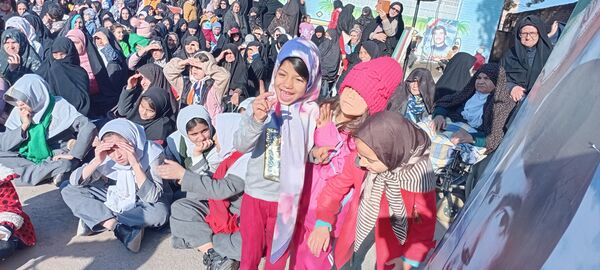 حضور پر رنگ کودکان در جشن باستانی چله خرد کاشمر