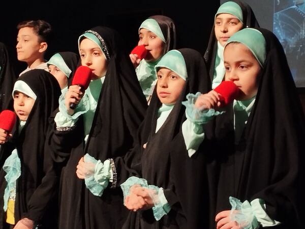 مراسم تقدیر و تشکر از دانش‌آموزان عضو گروه سرود سردار سلیمانی شهرستان قدس