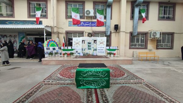 وداع با شهید گمنام در دبیرستان بی بی سلطنت قفلی ناحیه  مشهد مقدس