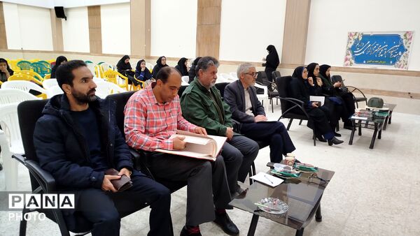 مسابقات فرهنگی و هنری در دبیرستان شاهد بنت الهدی تویسرکان