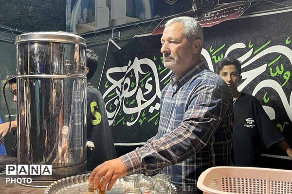 همزمان با شهادت امام حسن عسکری(ع)؛ مردم در چهلم رهبر شهید انقلاب به میدان آمدند
/2