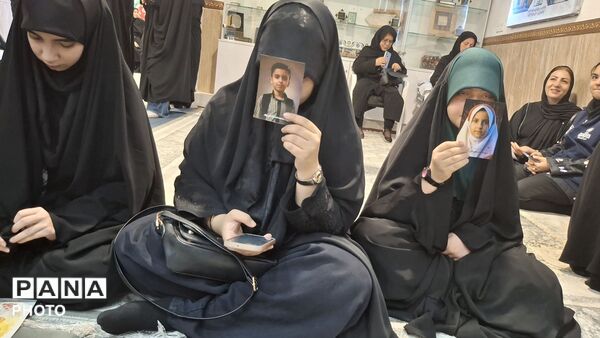 مراسم هیئت بسیج دانش‌آموزی با گرامی‌داشت یاد دانش‌آموزان شهید میناب 