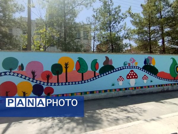 اردوی جهادی رنگ‌آمیزی مدارس با حضور دختران بیرجندی