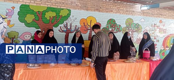 بازارچه هنر دخترانه توسط دانش‌آموزان انجمن اسلامی