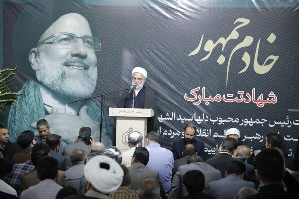 مراسم بزرگداشت شهیدان راه خدمت در مسجد جامع سنندج 