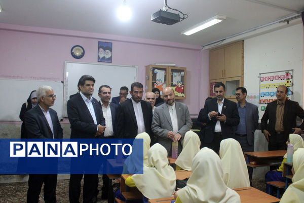 سپاس معلم در دبستان دخترانه شهید باهنر بوشهر 