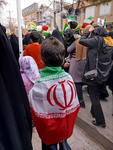 اقتدار کودکان نی‌ریزی در حماسه 22 بهمن