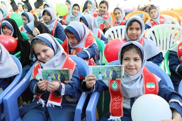 برگزاری مشترک جشن عاطفه‌ها در همدان با مشارکت کمیته امداد و سازمان دانش‌آموزی