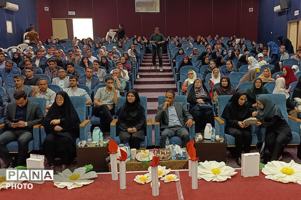 تقدیر آموزش و پرورش استثنایی خراسان شمالی از فرهنگیان حوزه استثنایی 