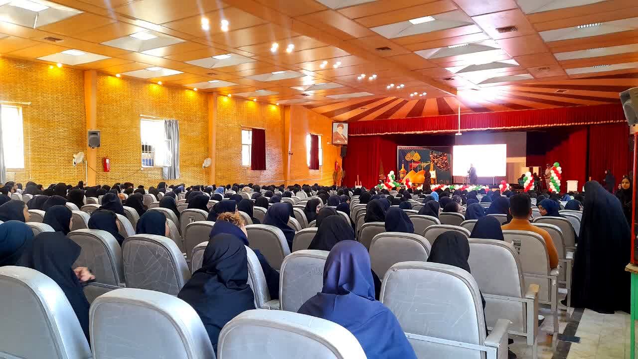 تقدیر از برگزیدگان جشنواره امید فردا