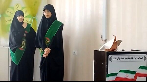  تقدیر از فعالین حجاب و عفاف در دبیرستان شاهد تکتم