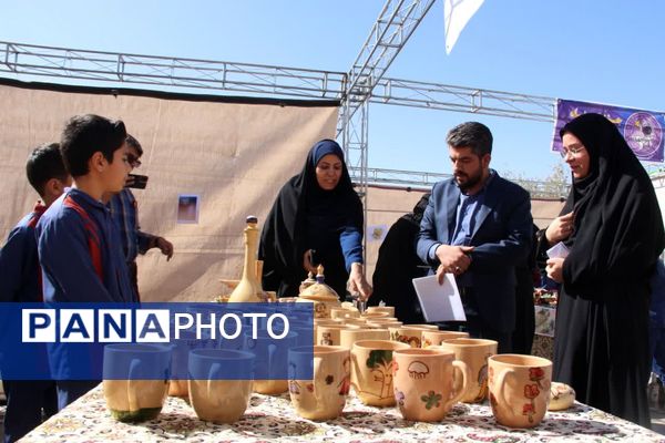 جشنواره دانش‌آموزی «کوک به کوک، حال خوب» در دبستان عطایی‌فرد