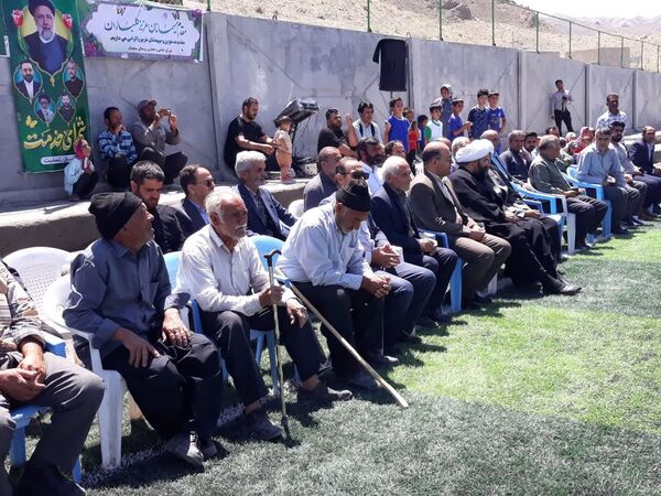 بهره‌برداری از چمن‌های مصنوعی روستای تولا و سنجدک شهرستان کوهسرخ