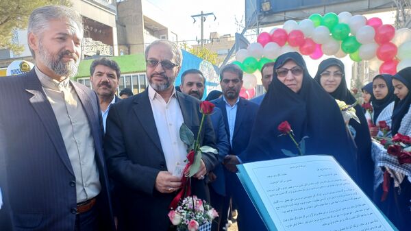 زنگ مهر در دبیرستان خاندان قفلی ناحیه هفت